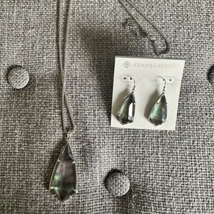 Kendra Scott Iridescent Silver Necklace Set